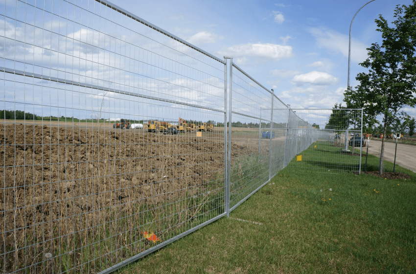  Saving Lives in a Construction Site with Temporary Fencing