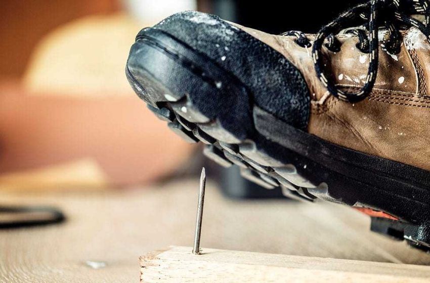  Why You Should Wear Working Boots In A Workplace